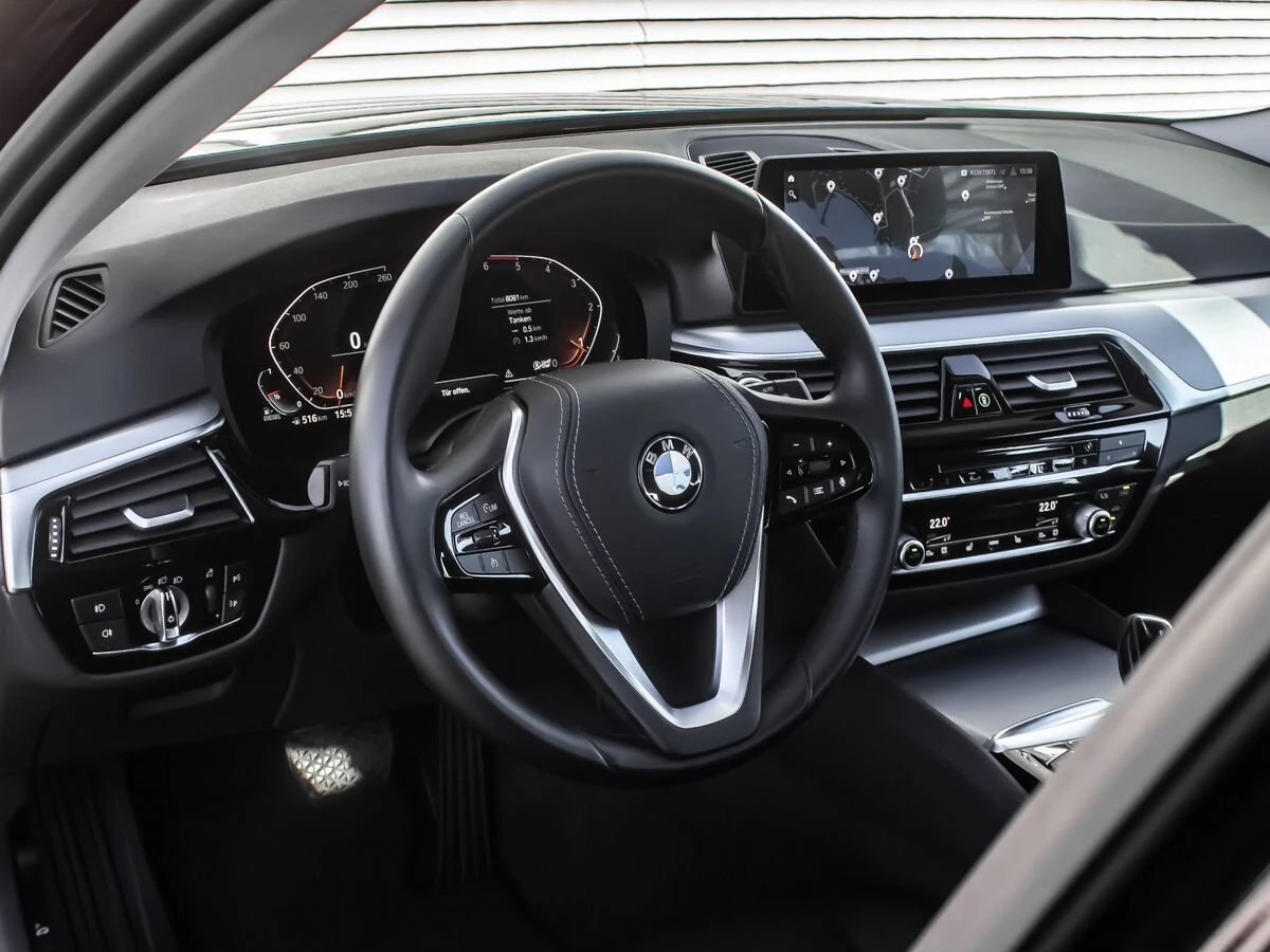 BMW 5 серии 2019 фото -22