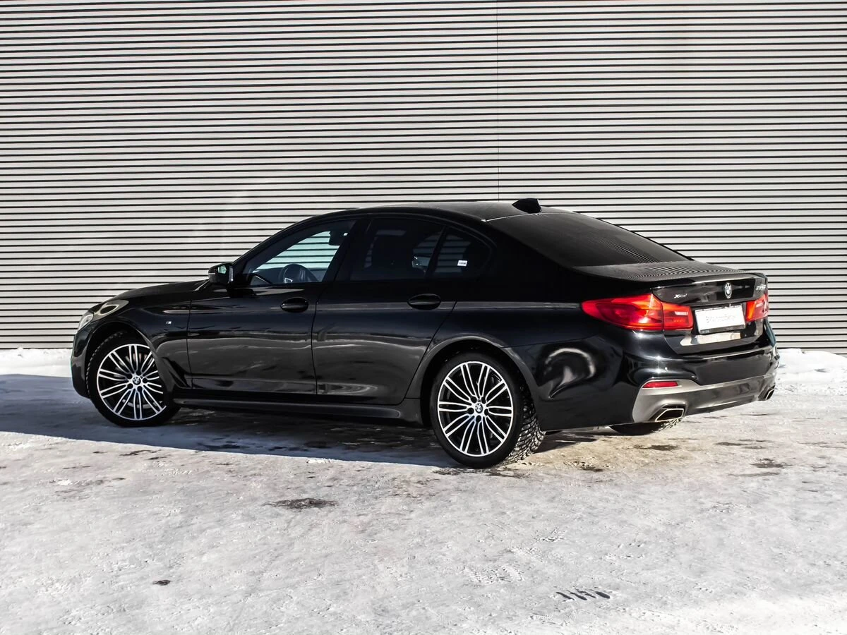 BMW 5 серии 2019 фото -18
