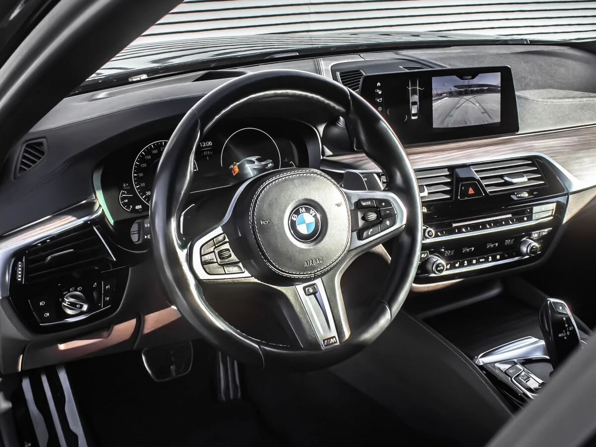 BMW 5 серии 2019 фото -2