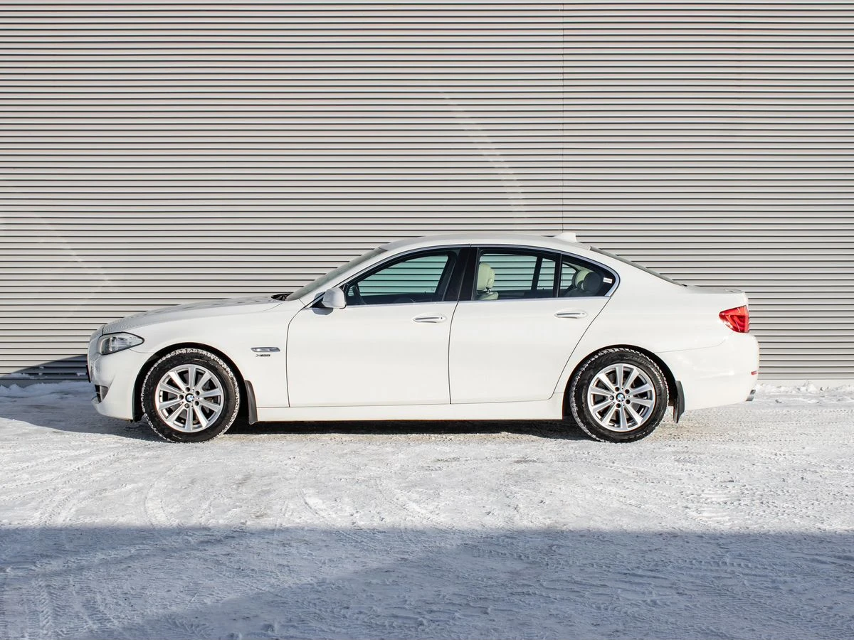BMW 5 серии 2012 фото -6