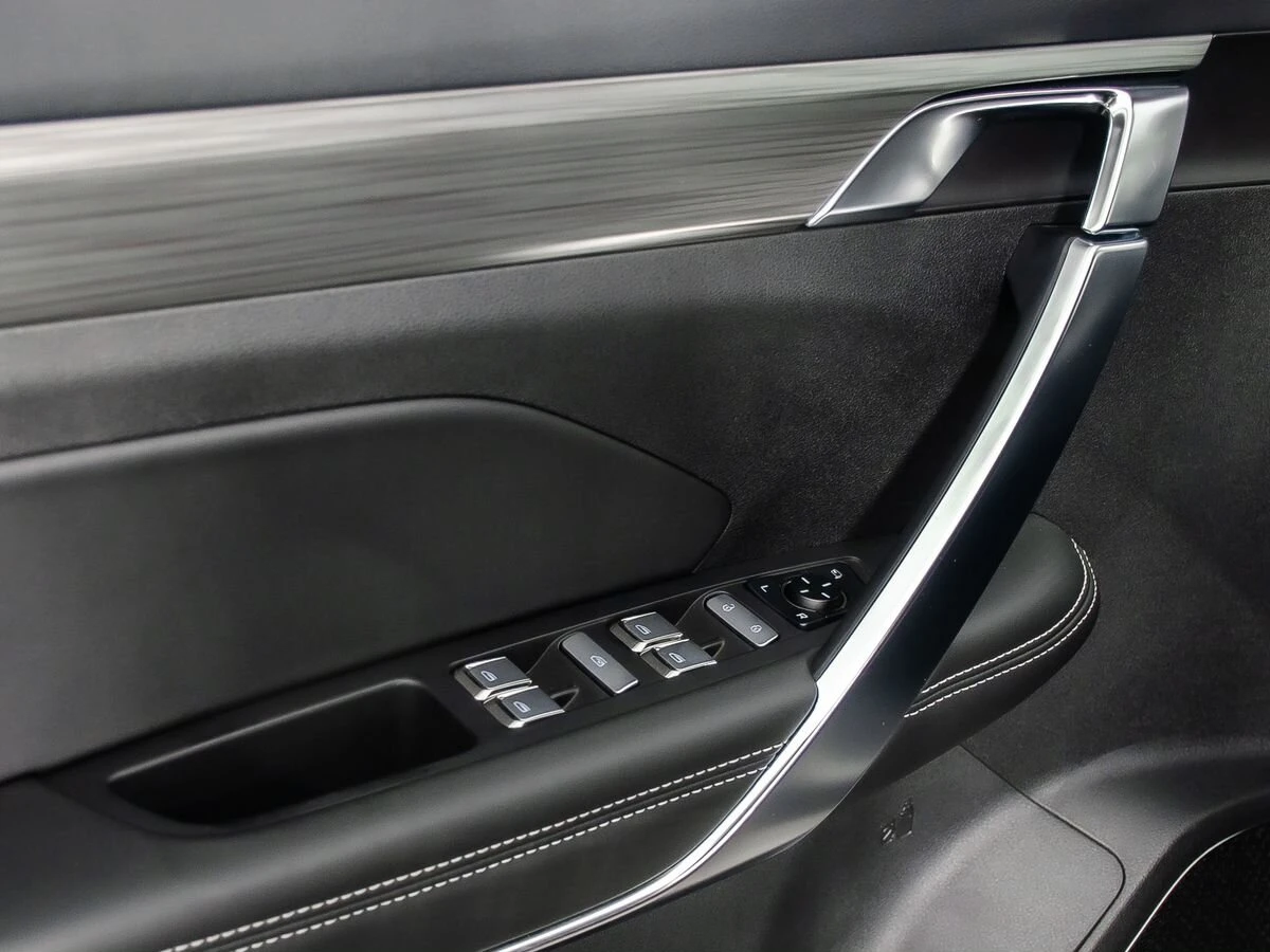 Джили атлас комплектация лакшери. Geely Atlas Pro 2022 черный. Geely Atlas Pro 2022 панель. Джили атлас про черный 2022. Geely Atlas Pro 2023 черный